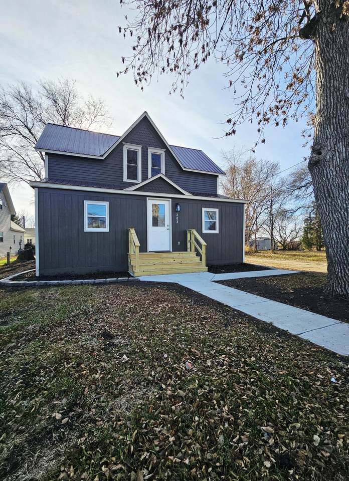 203 1st Street - Photo 1