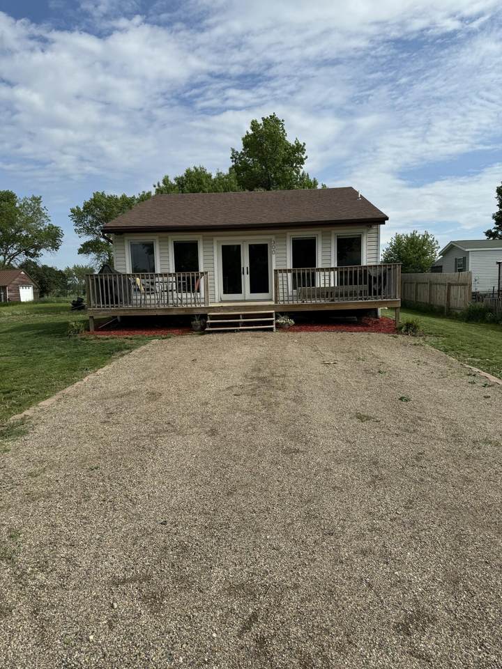 300 North Street - Photo 1