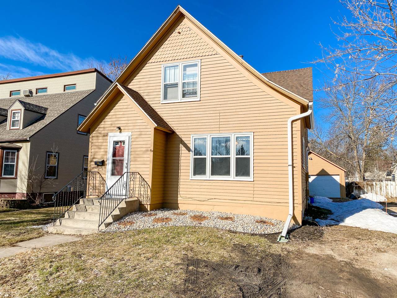 819 7th Avenue - Photo 1
