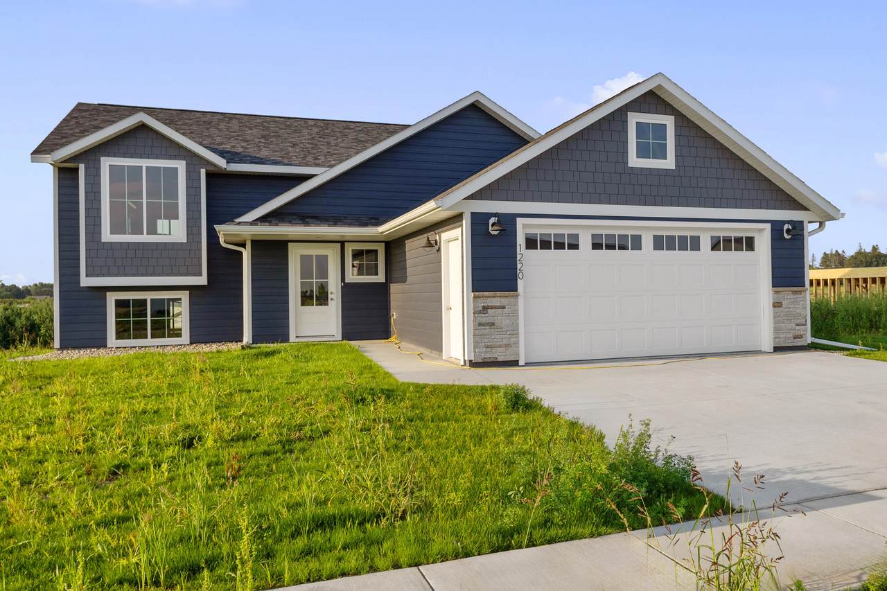 1220 Steamboat Trail - Photo 1