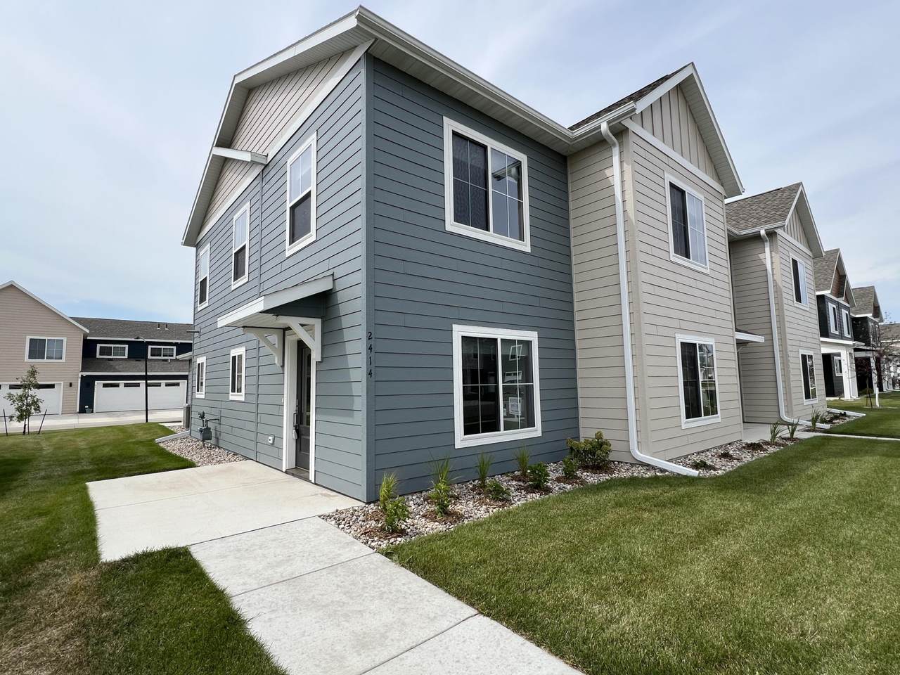 2414 Oak Branch Avenue - Photo 1