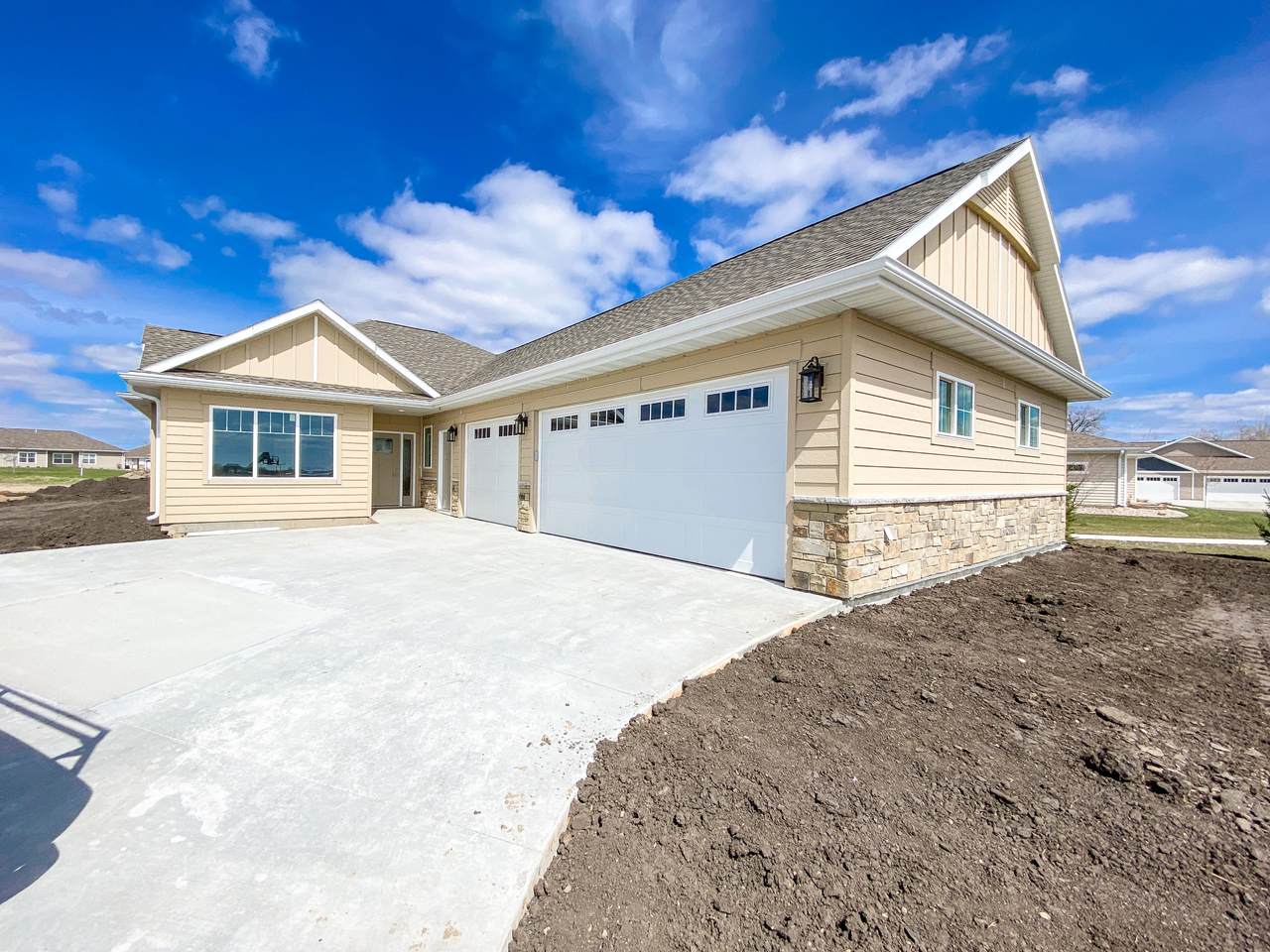 813 Sunflower Road - Photo 1