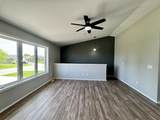 305 Lilac Avenue - Photo 3