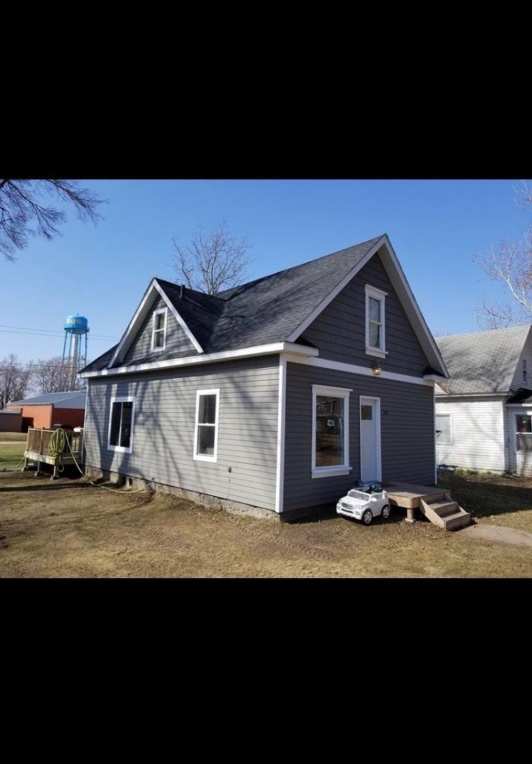 210 Pioneer Avenue - Photo 1
