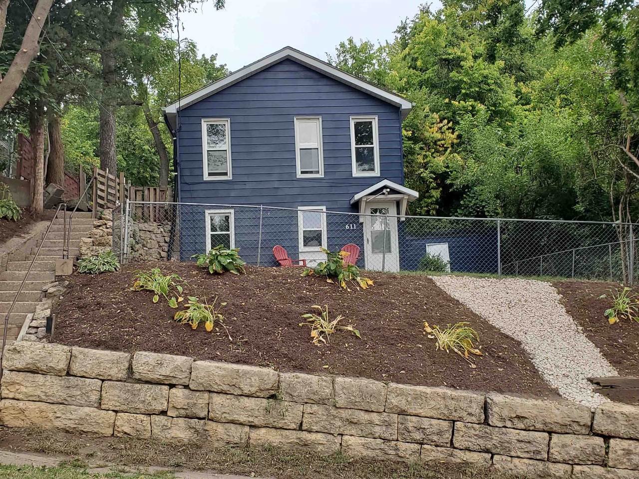611 17th Street - Photo 1