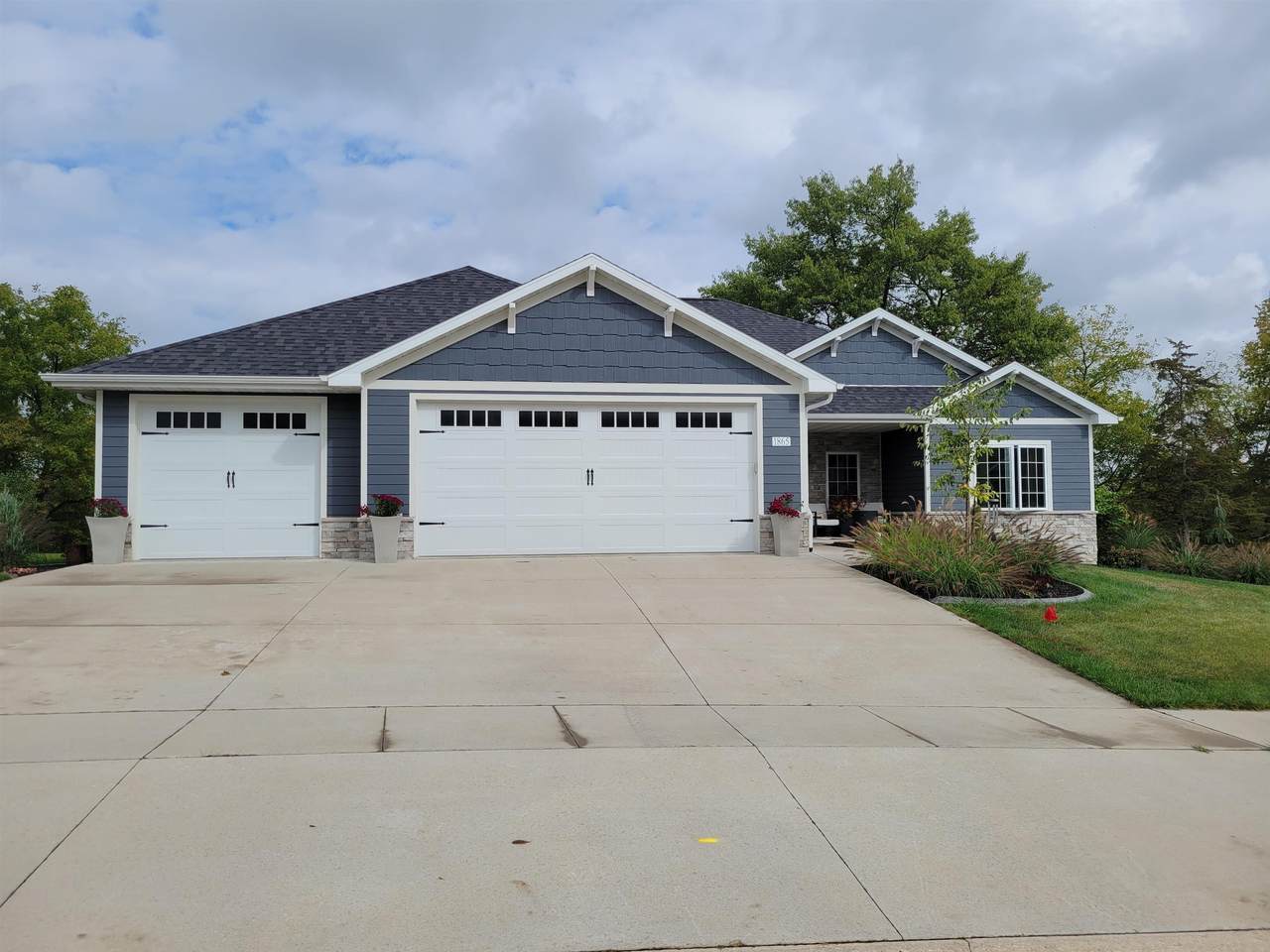 1865 Creek Wood Drive - Photo 1