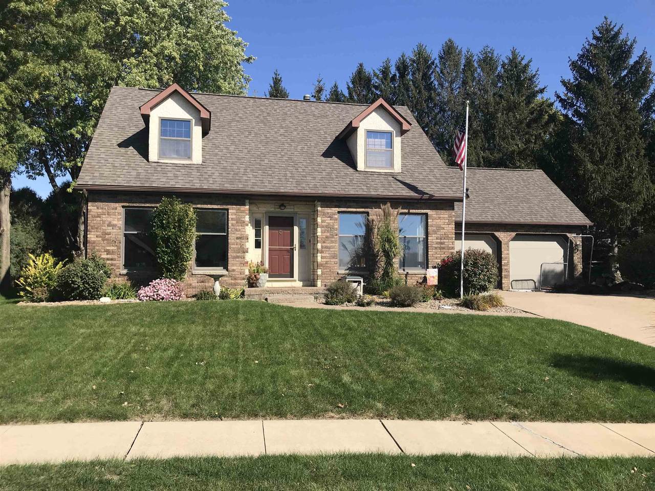 2367 Beacon Hill Drive - Photo 1