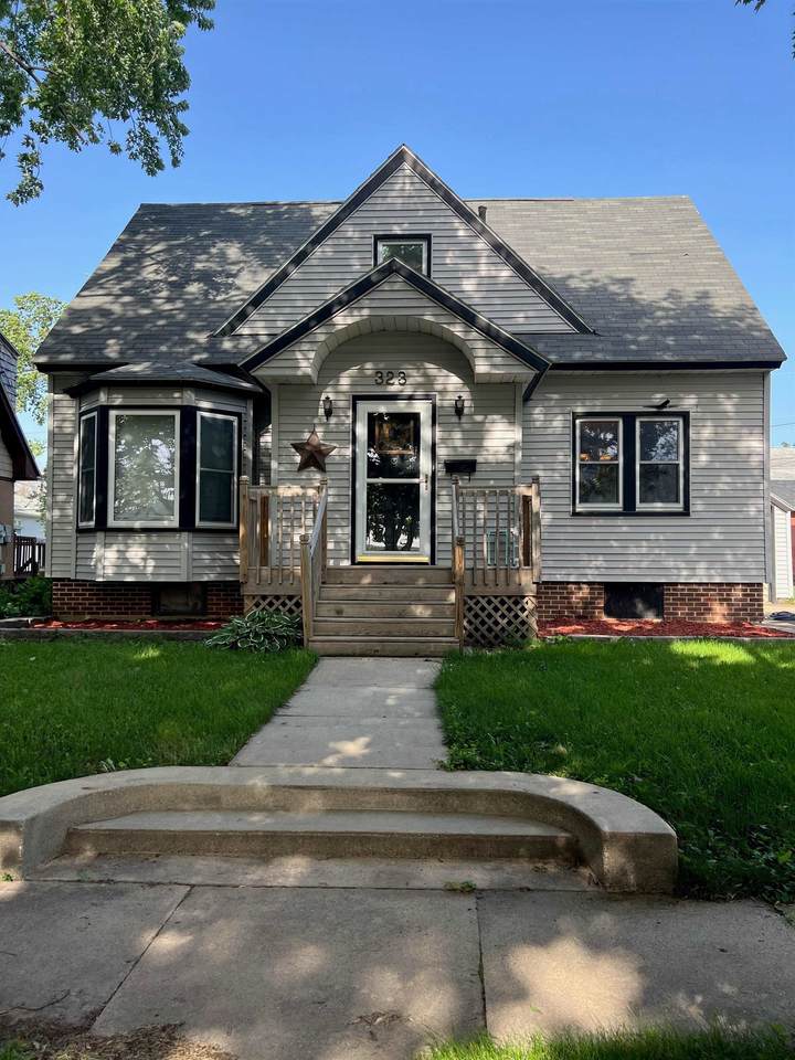 323 3rd Avenue - Photo 1