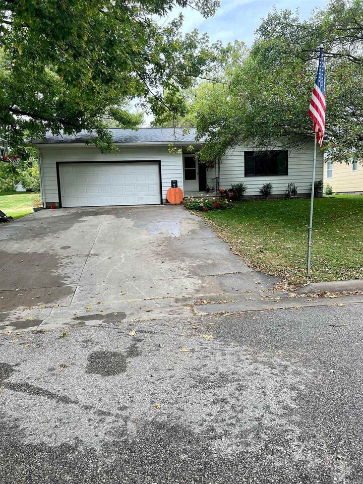 211 Buffalo Street - Photo 1