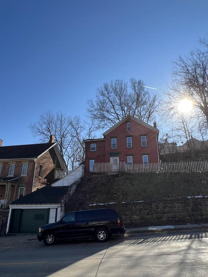 472 Loras Boulevard - Photo 1