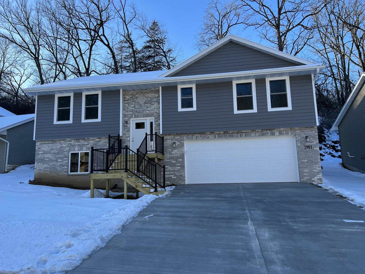 2901 Grandview Avenue - Photo 1