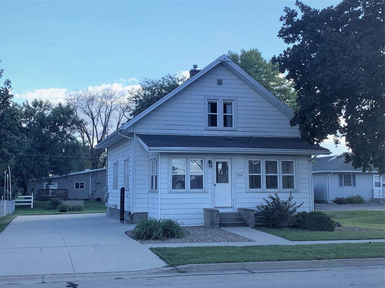 204 1st Avenue - Photo 1
