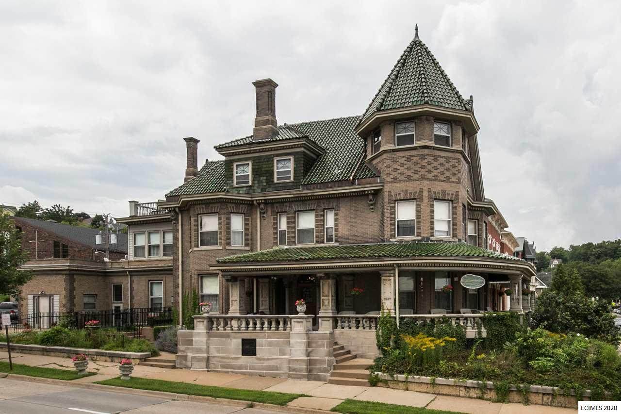 199 Loras Boulevard - Photo 1