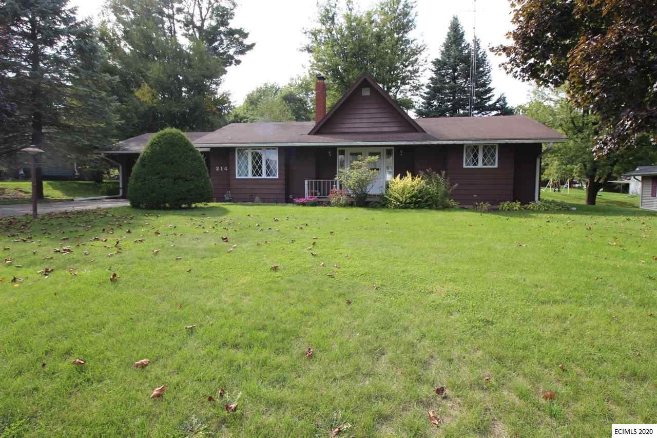 214 Thomas Avenue - Photo 1
