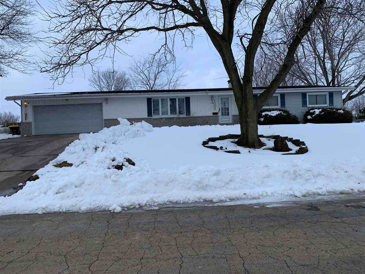 1008 Farmland Drive - Photo 1