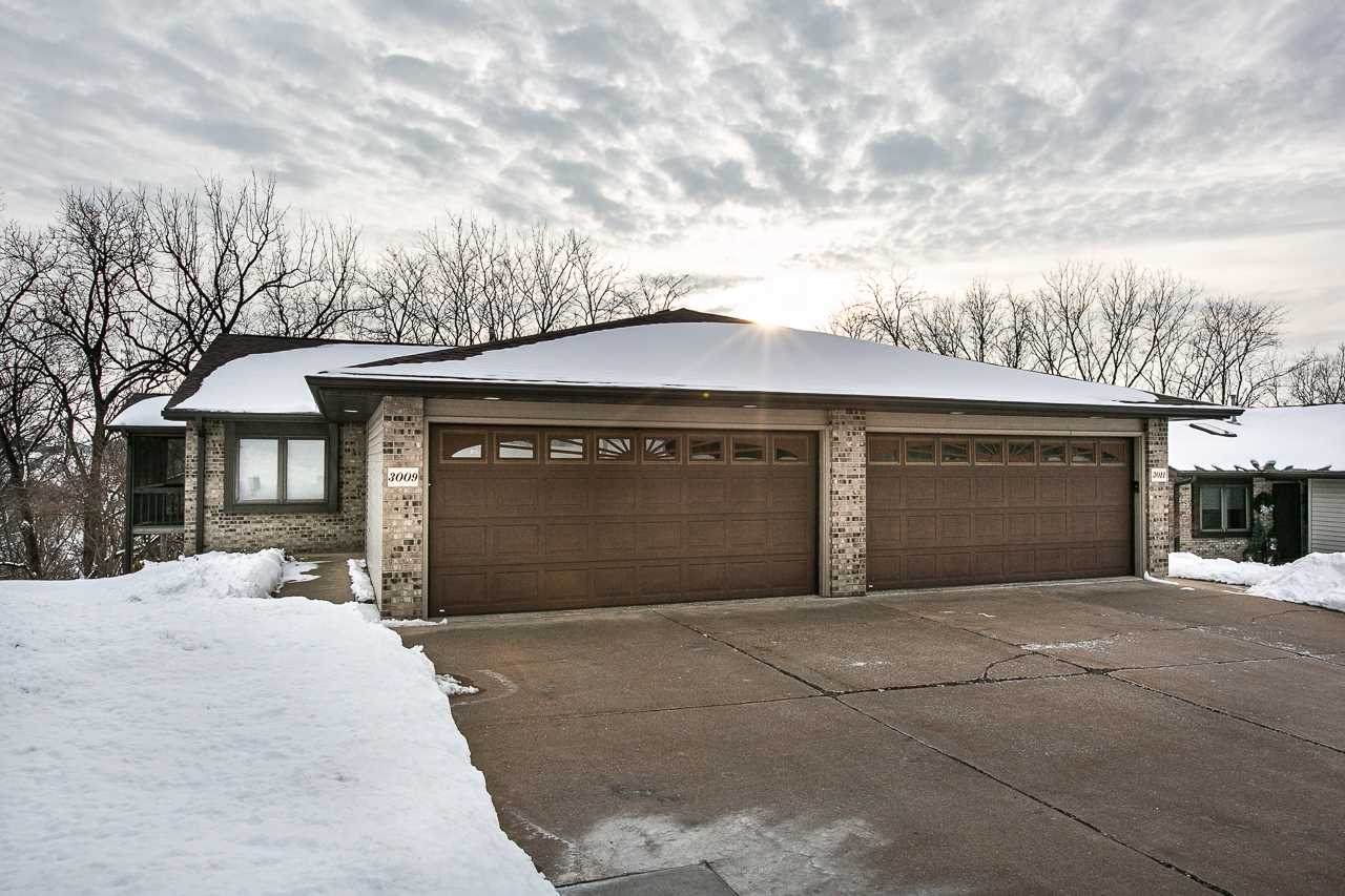 3009 Deerwood Circle - Photo 1