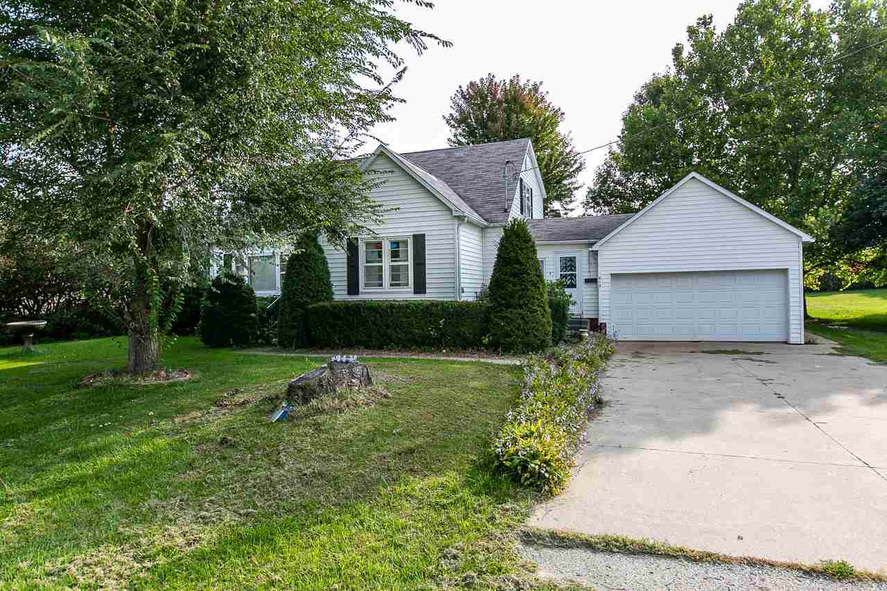 819 9th St Se - Photo 1