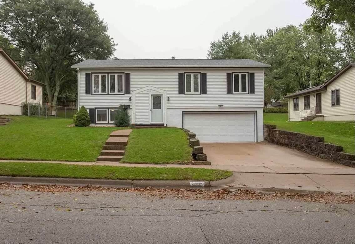 2212 Suzanne Drive - Photo 1