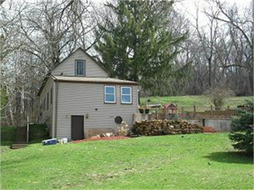 3135 Shiras Avenue - Photo 1