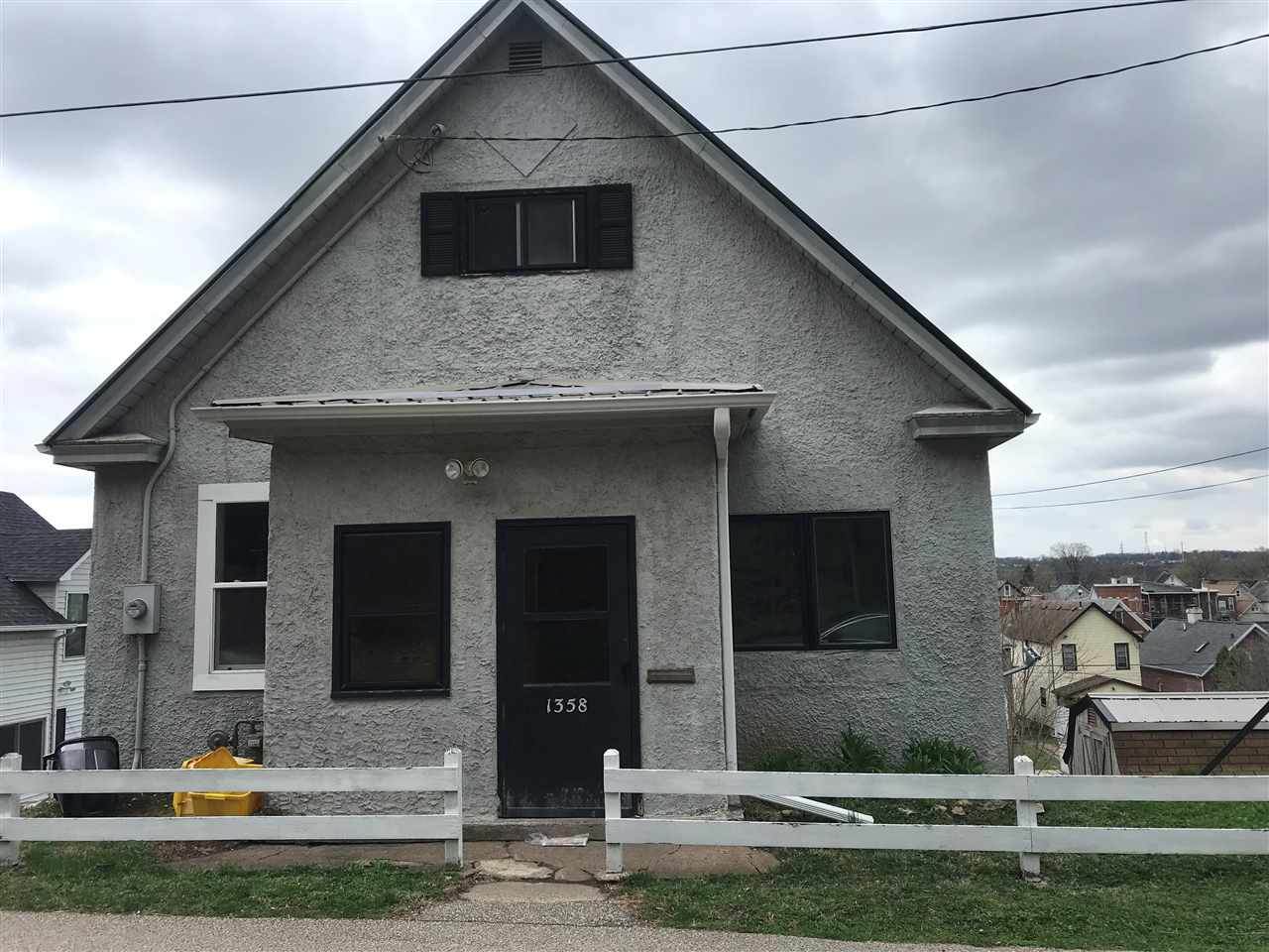 1358 Thomas Place - Photo 1