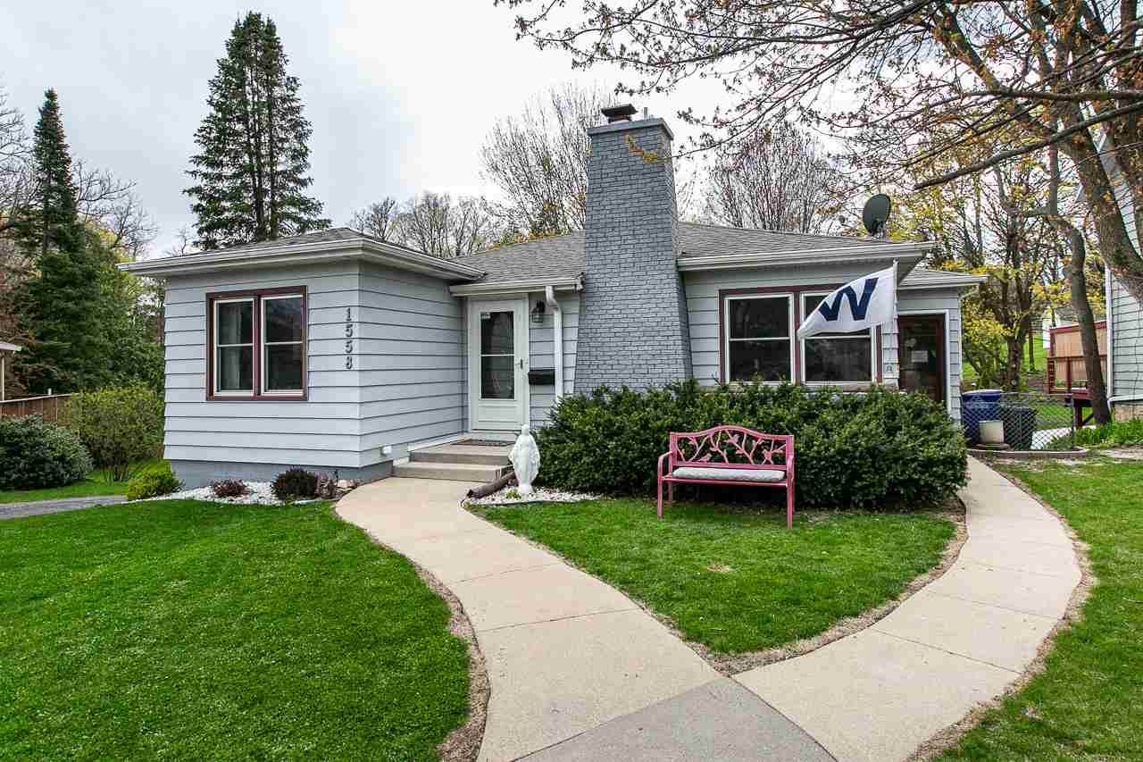 1558 Parkway Street - Photo 1