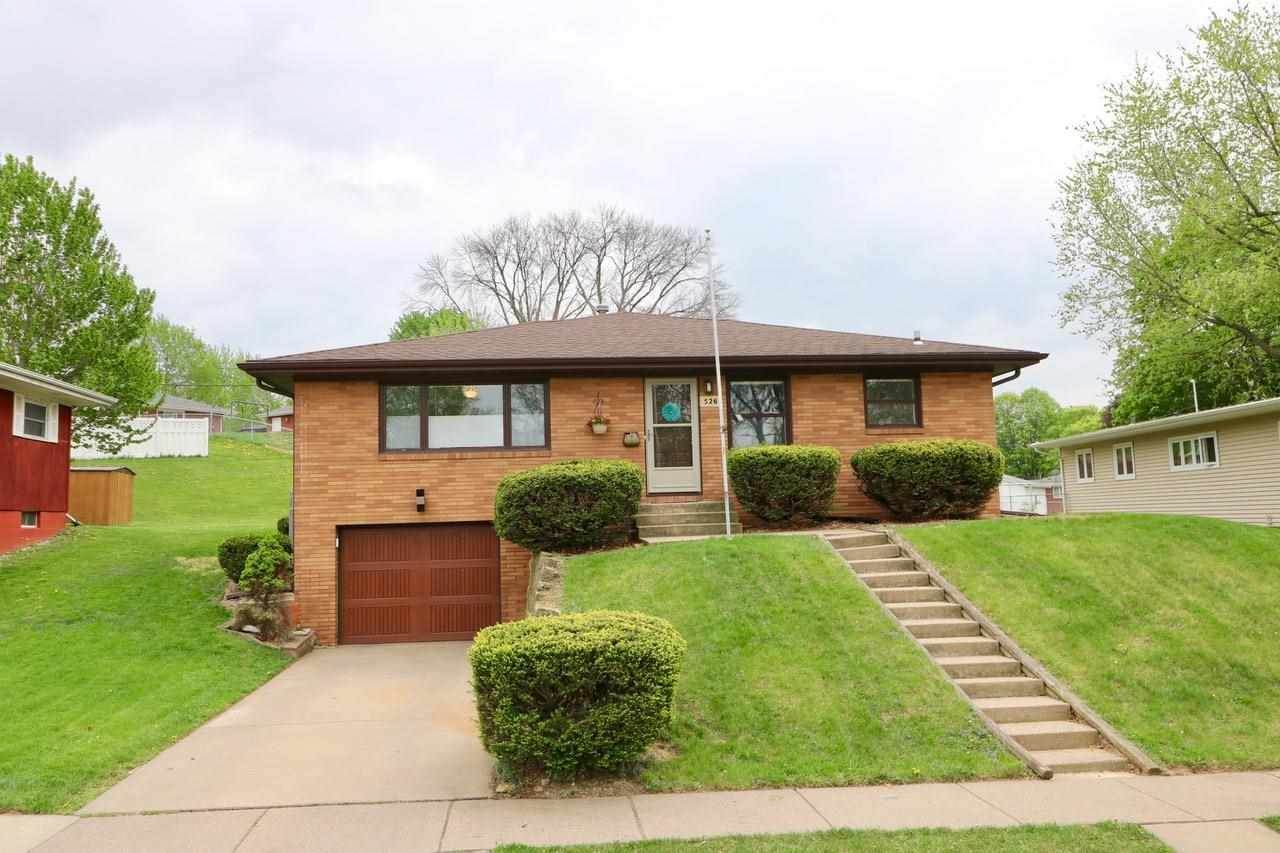 526 Greenwood Court - Photo 1