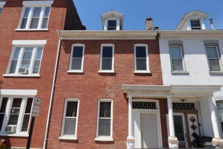 1373 Iowa Street - Photo 1