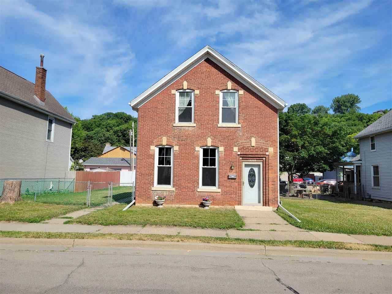 1609 Rhomberg Avenue - Photo 1