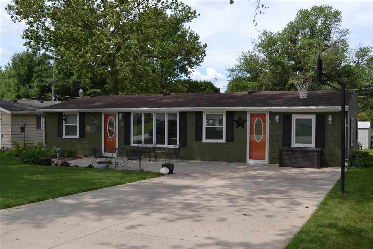 704 2nd St Ne - Photo 1