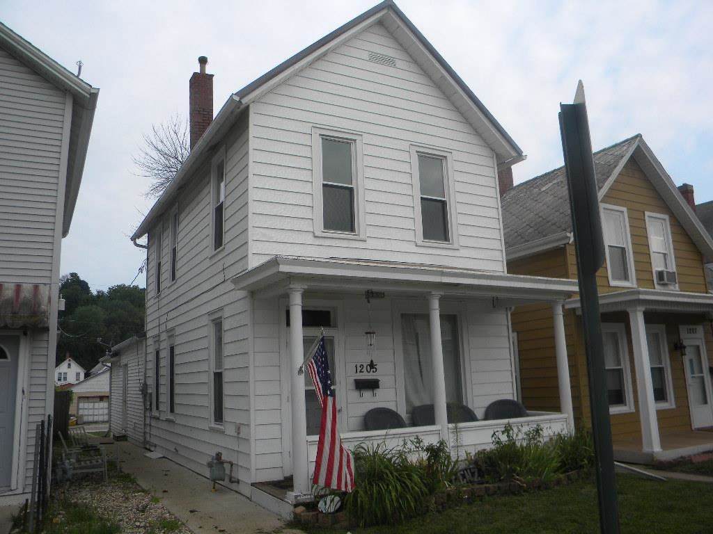 1205 Rhomberg Avenue - Photo 1