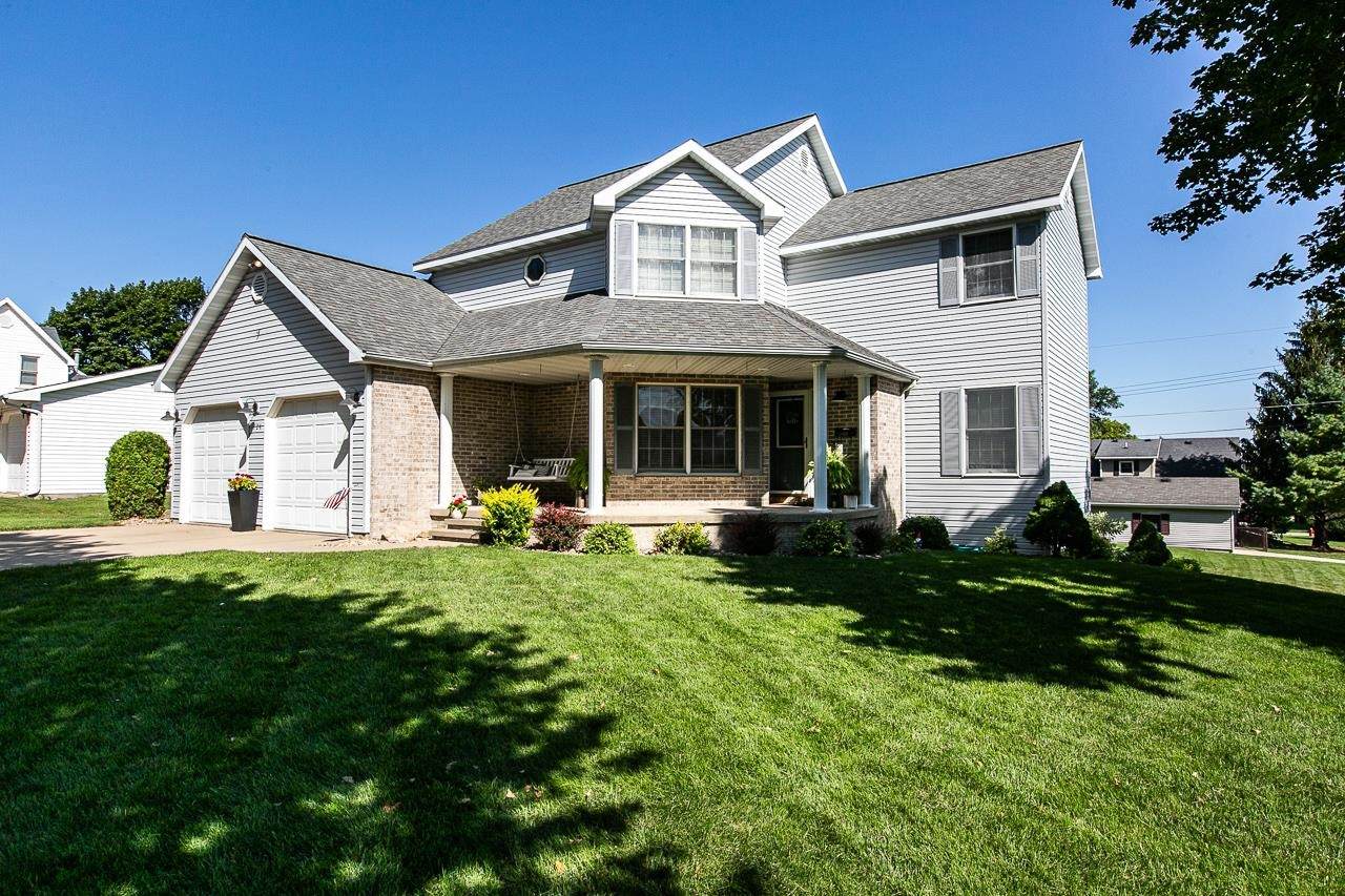 724 4th Avenue - Photo 1