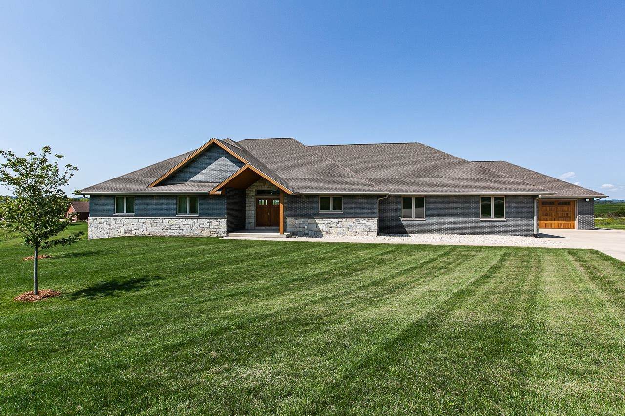 15869 Point Drive - Photo 1