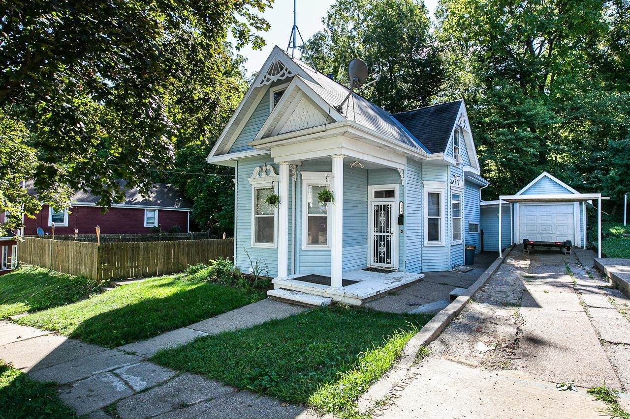 532 17th Street - Photo 1