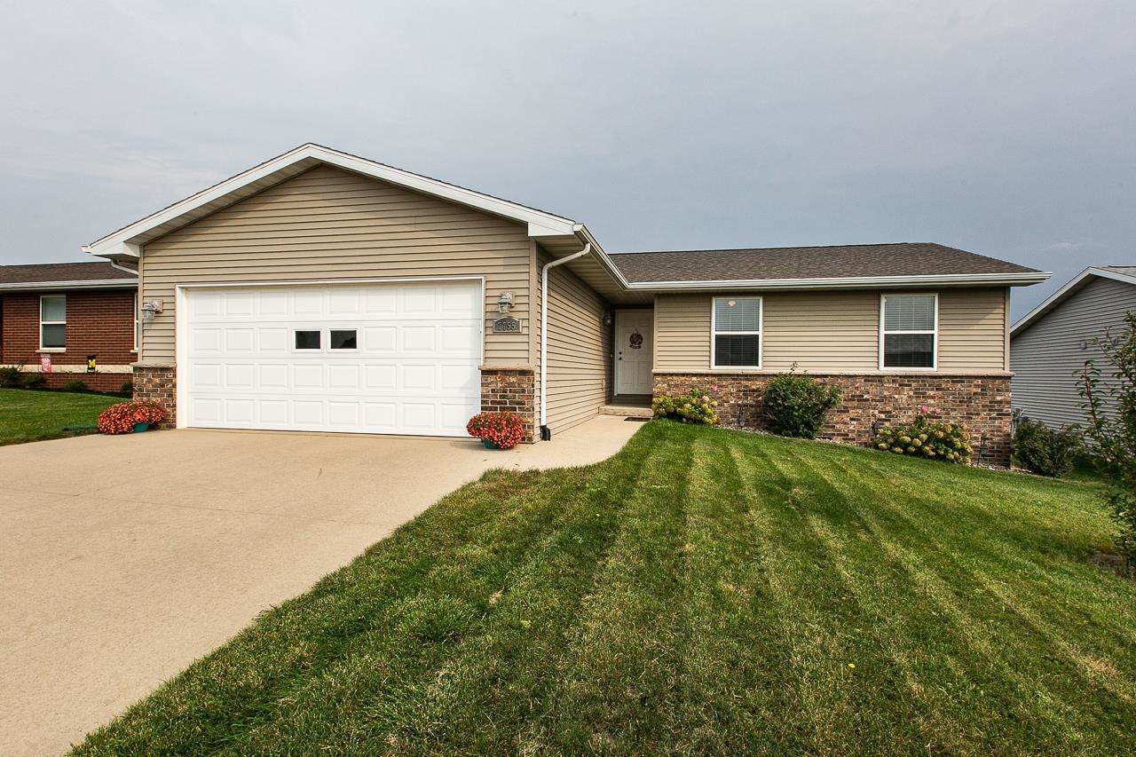 7755 Trails Edge Drive - Photo 1