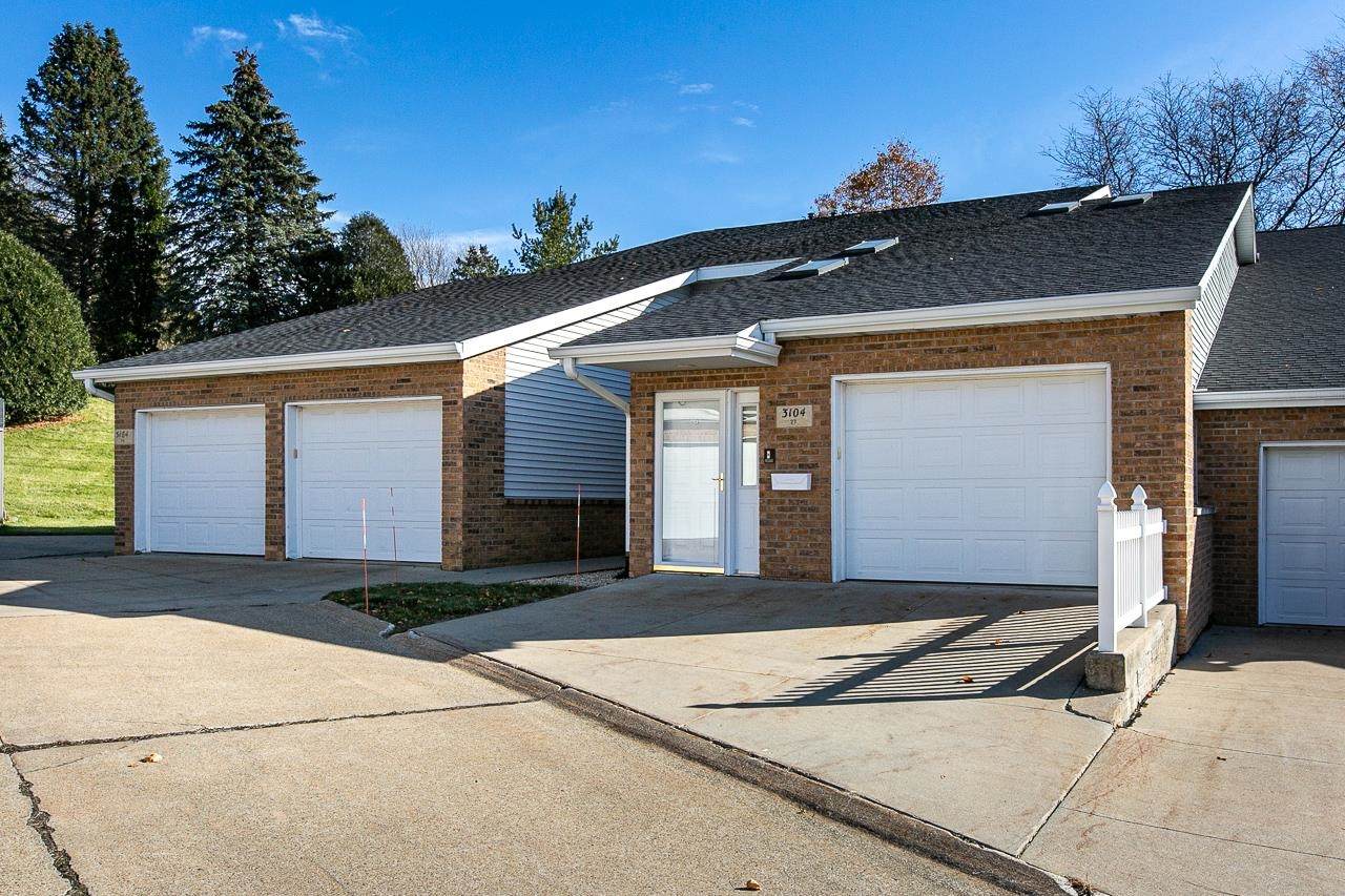 3104 Pasadena Ct. Unit #27 Court - Photo 1