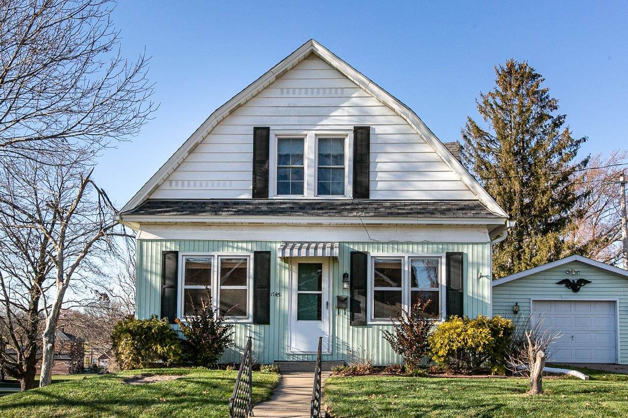 1745 Dunning Street - Photo 1