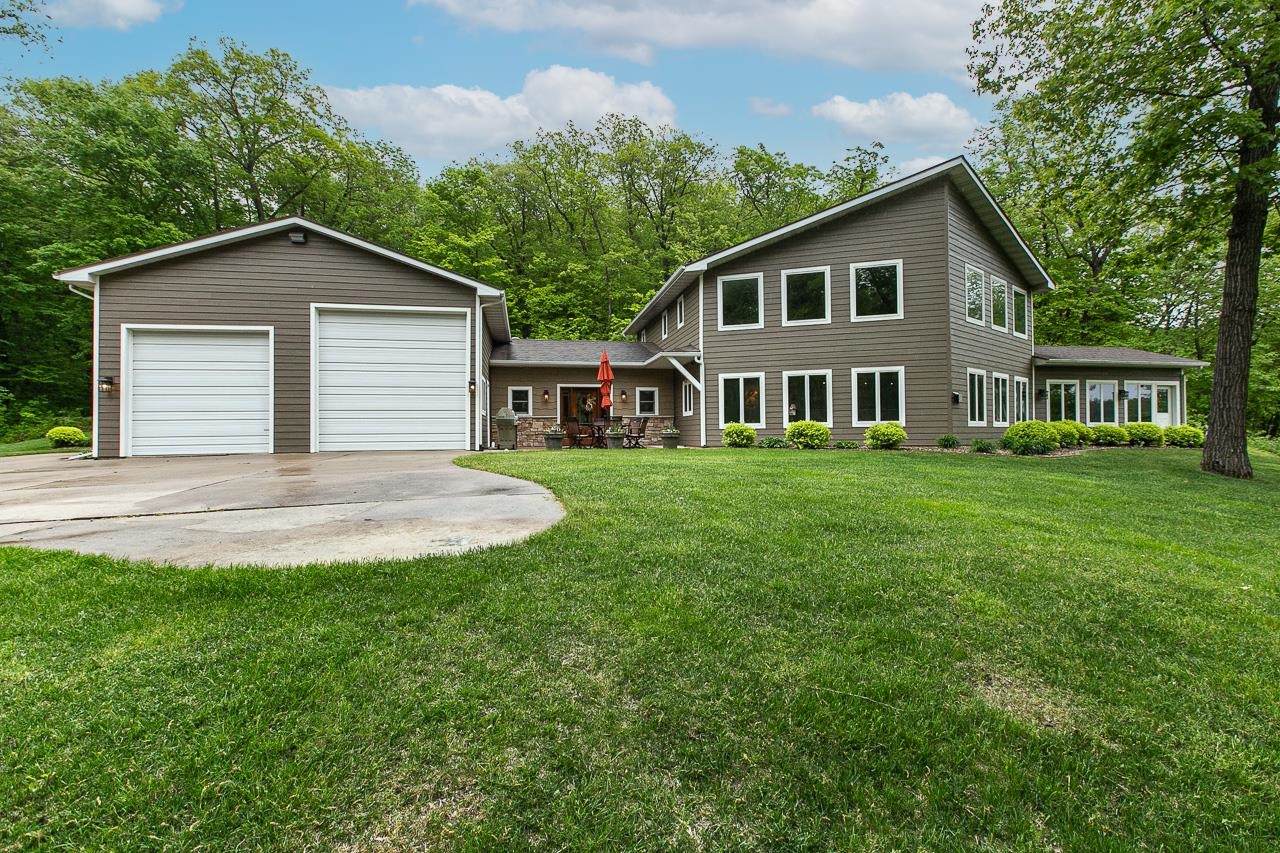 2559 210th Avenue - Photo 1