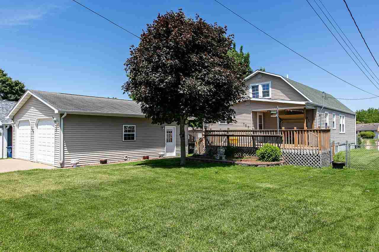 725 Davis Street - Photo 1