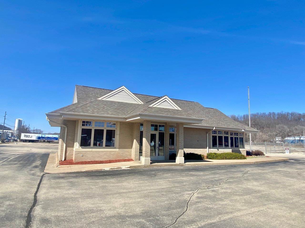 3250 Jackson Street - Photo 1