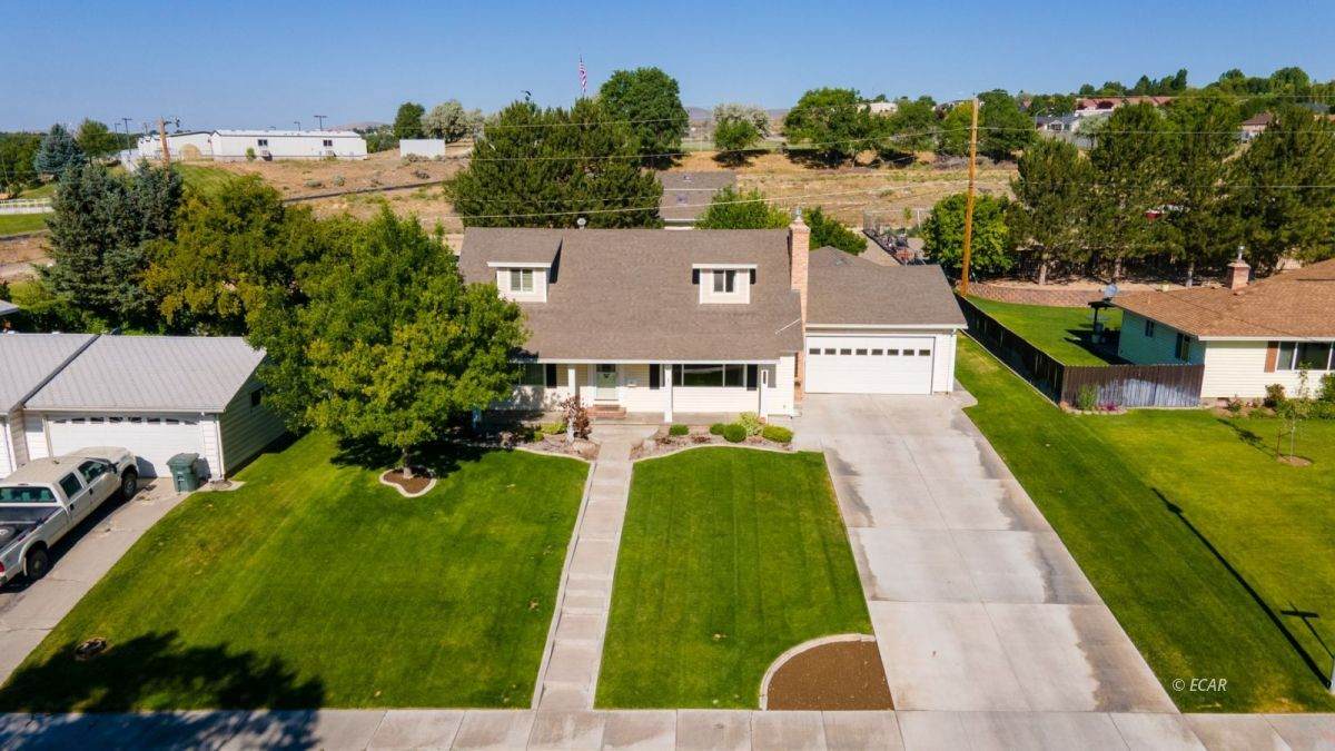 855 Country Club Drive - Photo 1