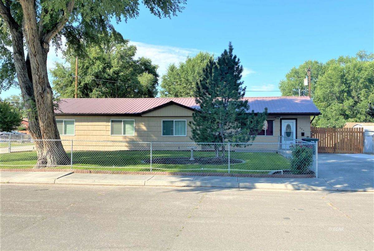 424 7th Street - Photo 1