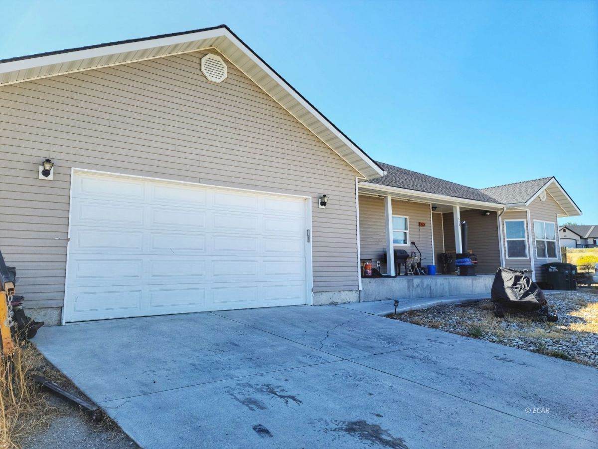 358 Country Club Parkway - Photo 1
