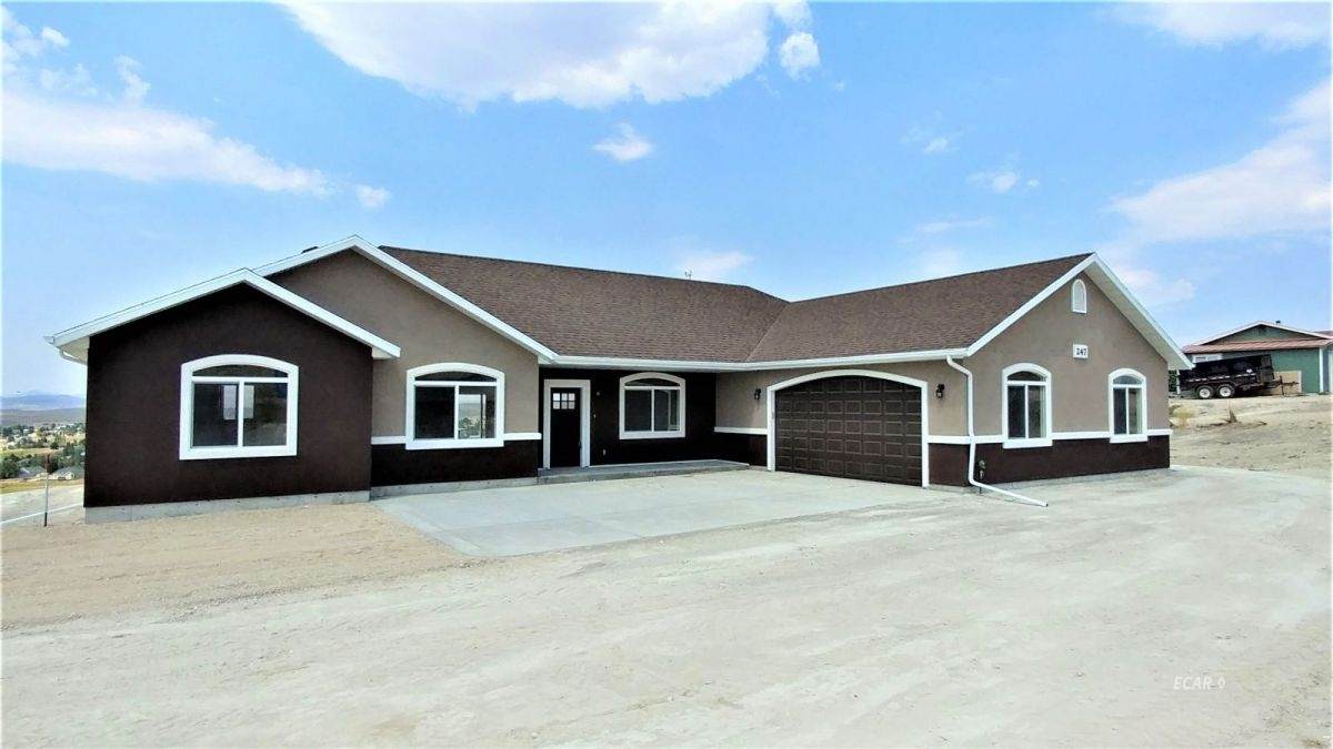 512 Robinson Court - Photo 1