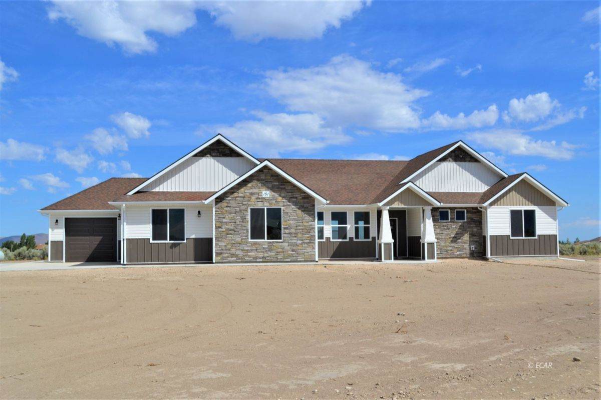 525 Robinson Court - Photo 1