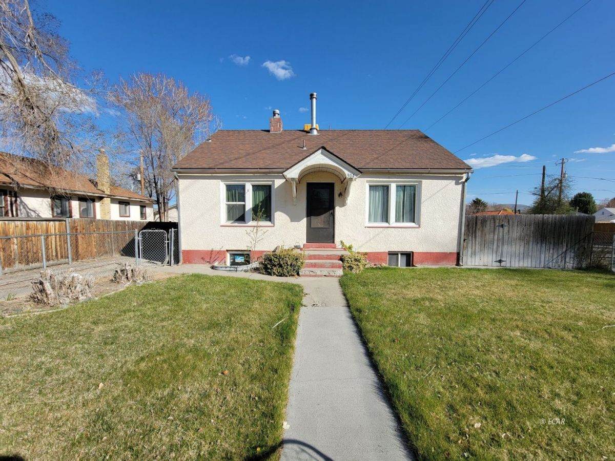 304 Ash Street - Photo 1