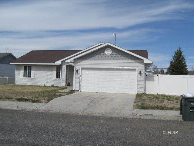 647 Castle Street - Photo 1
