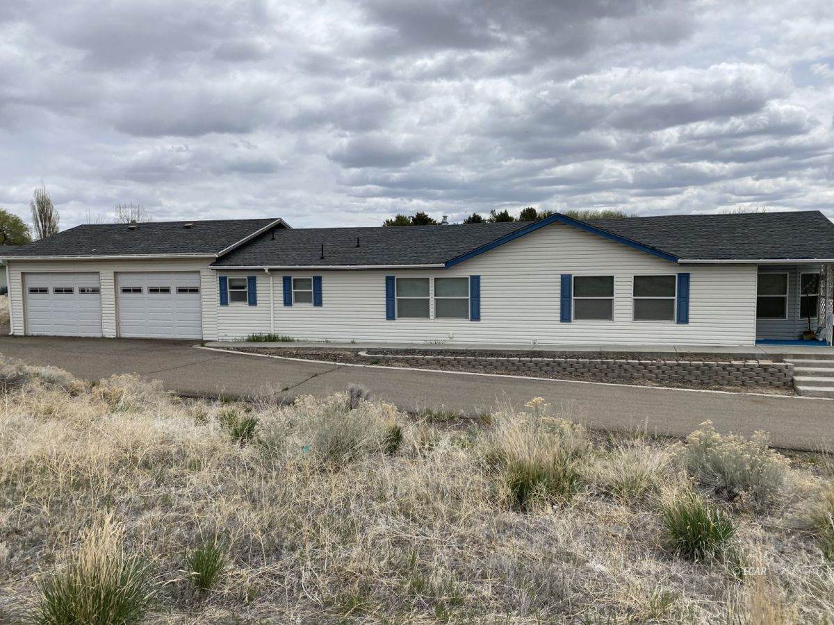 183 Laurel Drive - Photo 1