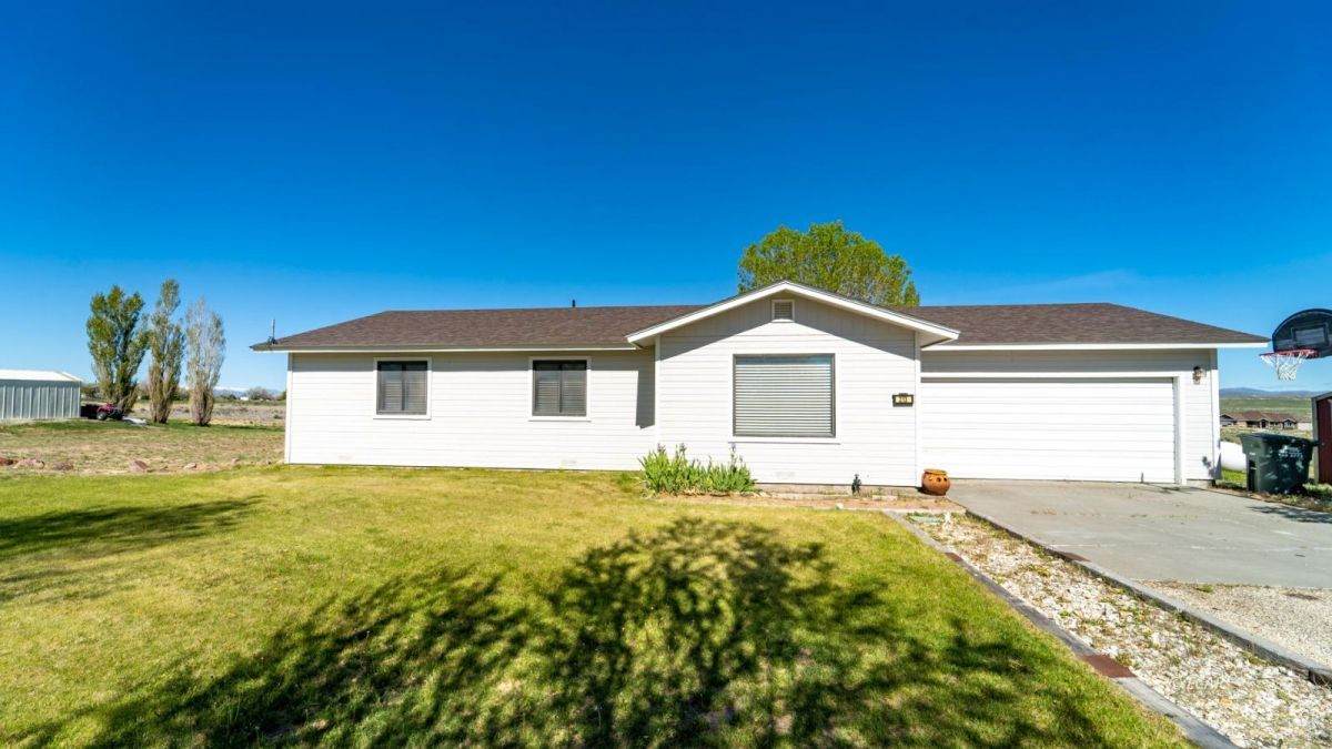 213 Cascade Drive - Photo 1
