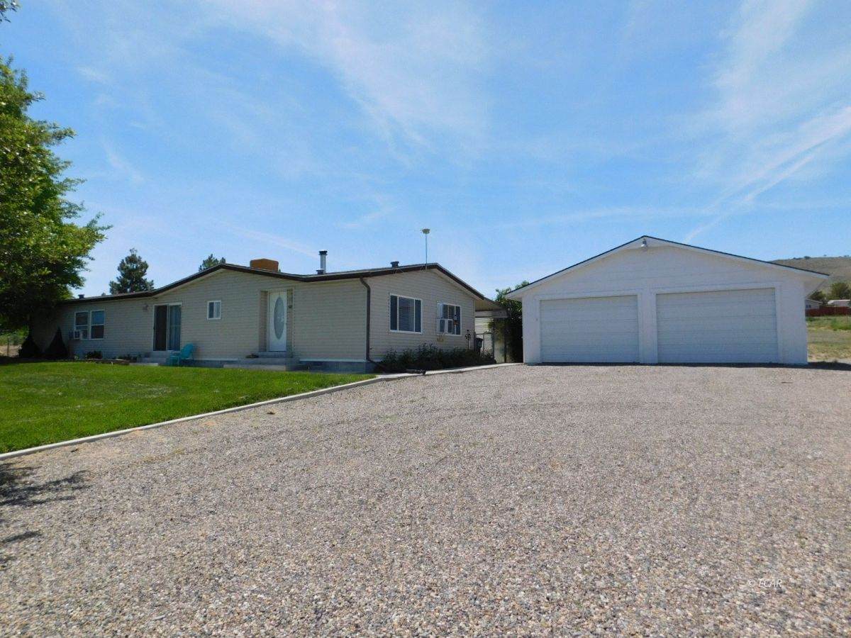 687 Hayland Drive - Photo 1