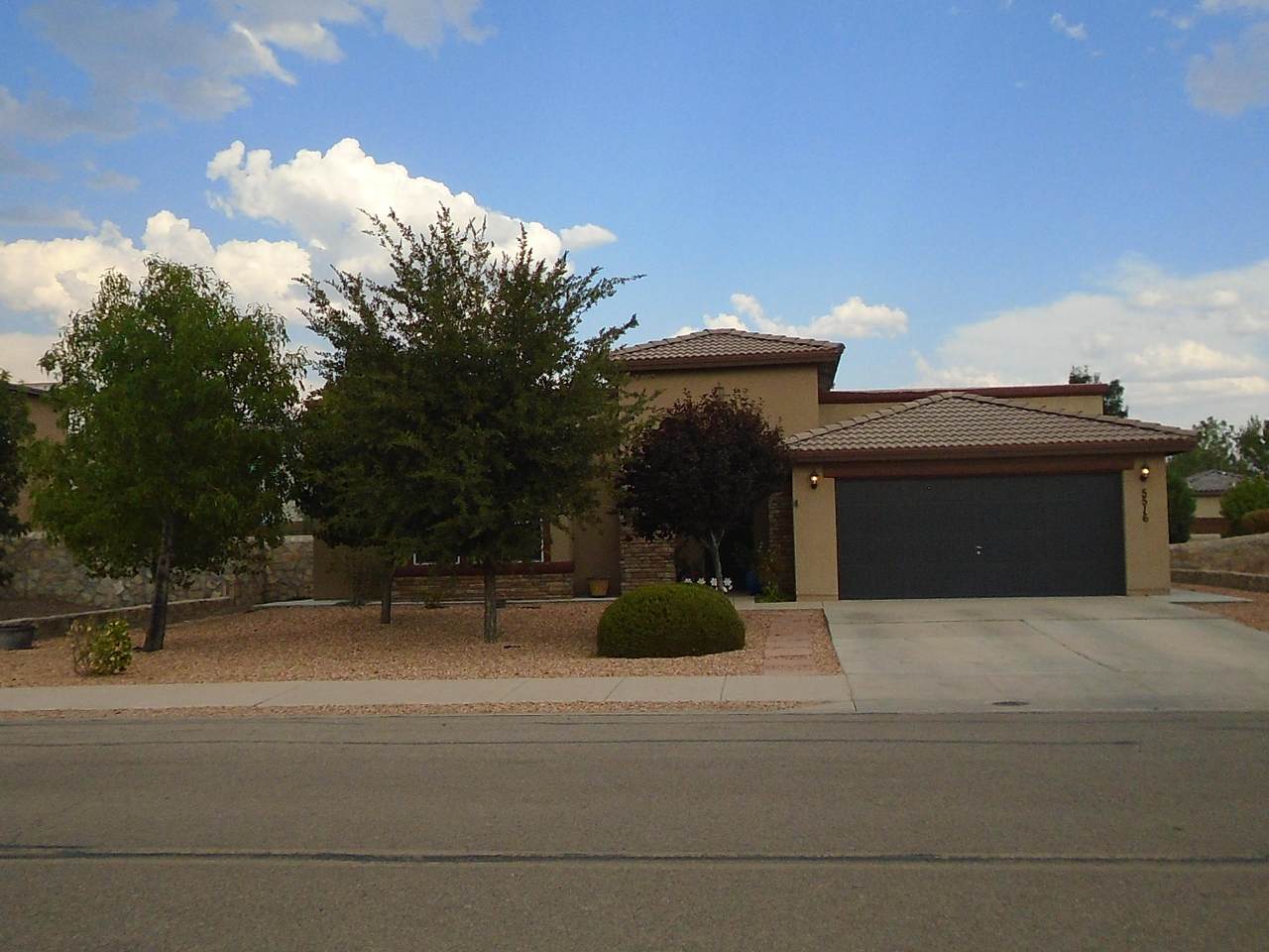 5516 Valley Maple Drive - Photo 1